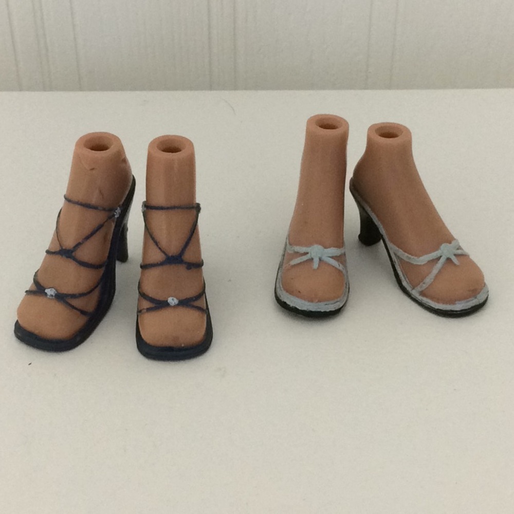 Bratz Set Of 2 Fancy Shoes Light Skin Tone